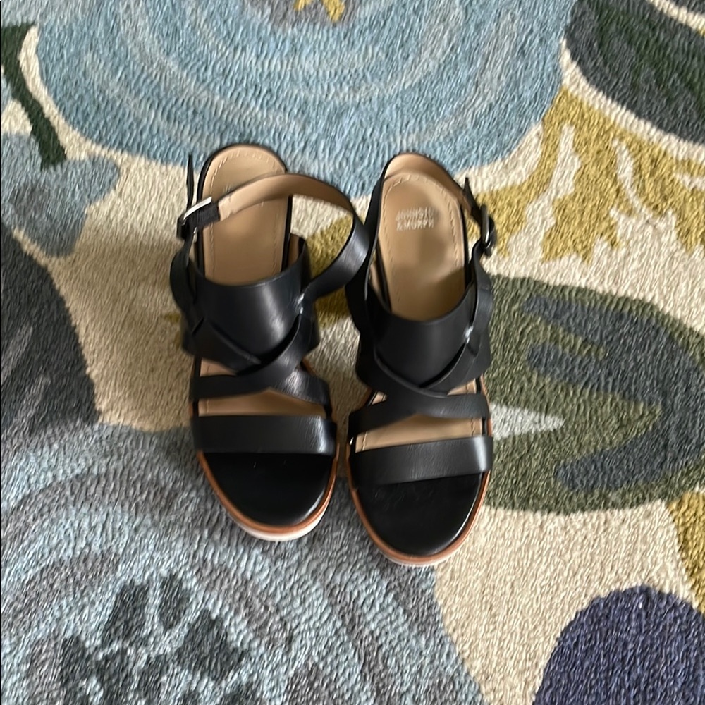 Johnston & Murphy Black Sandals with Crisscross Straps